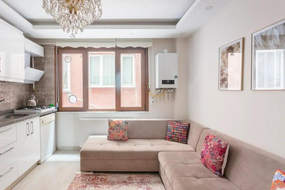 Istanbul'Un Merkezinde Cevahir Avm Karsisi 1+1 Yeni Ev Exterior foto